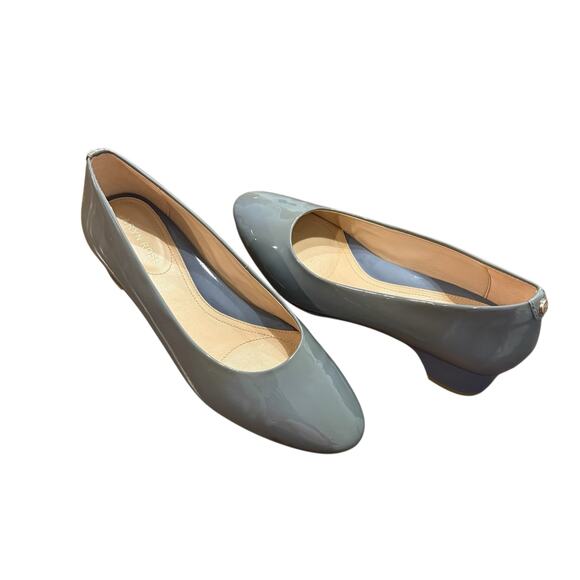 Taryn Rose Women’s Babs gray/blue patent leather kitten wedge heels, Size 7.5 - Picture 1 of 7